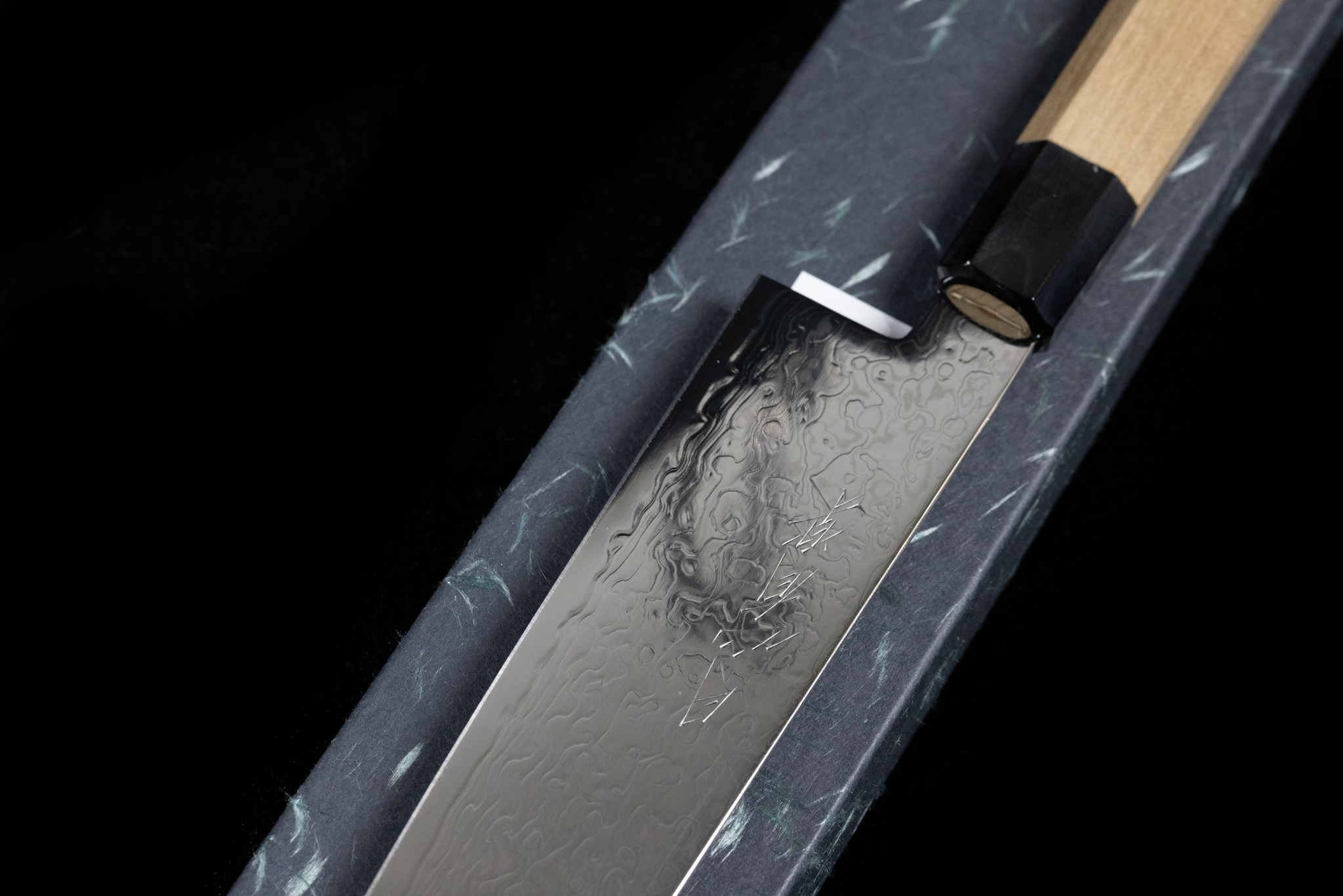 Gesshin Uraku 210mm Ginsanko Damascus Wa-Gyuto