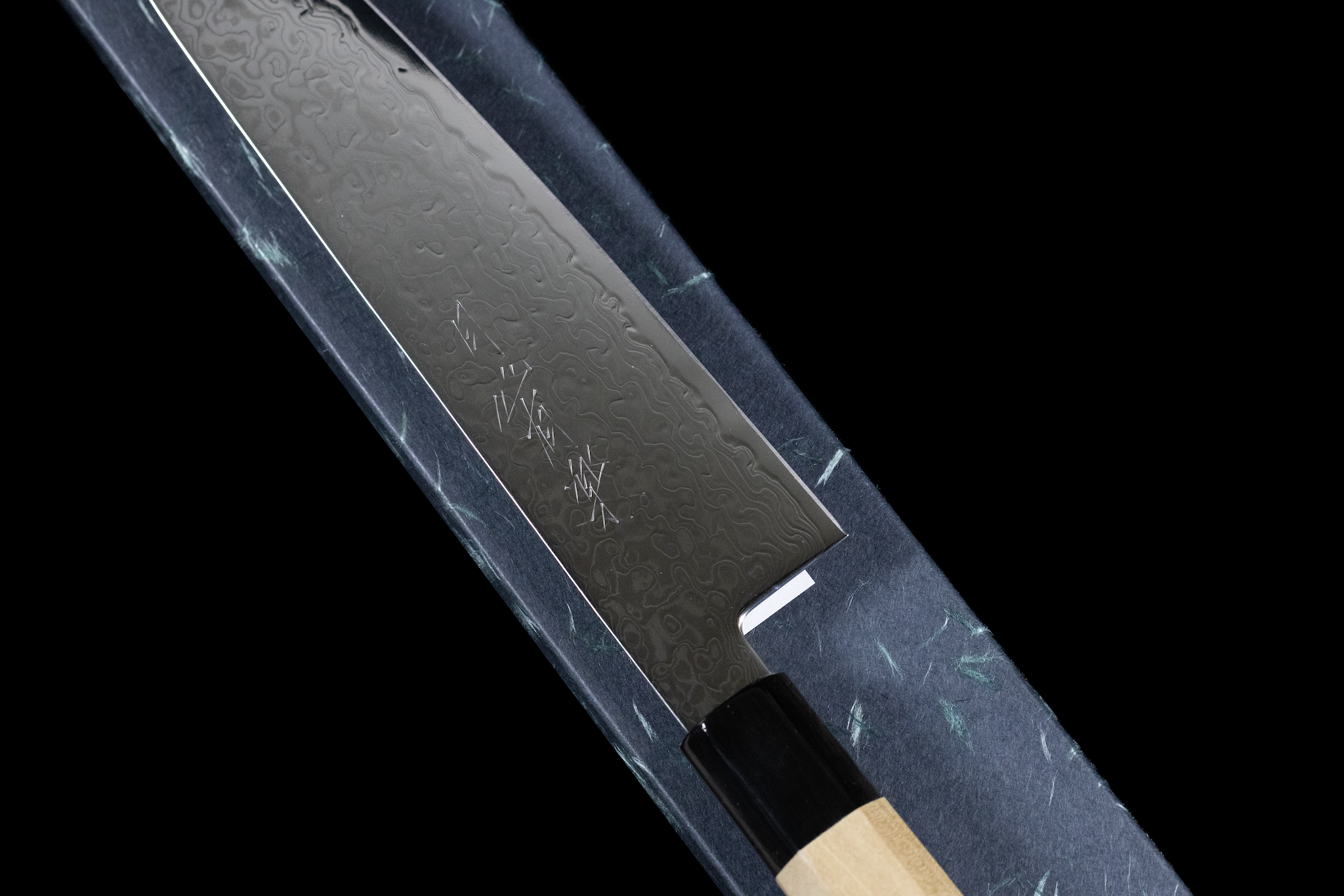 Gesshin Uraku 210mm Ginsanko Damascus Kiritsuke Wa-Gyuto
