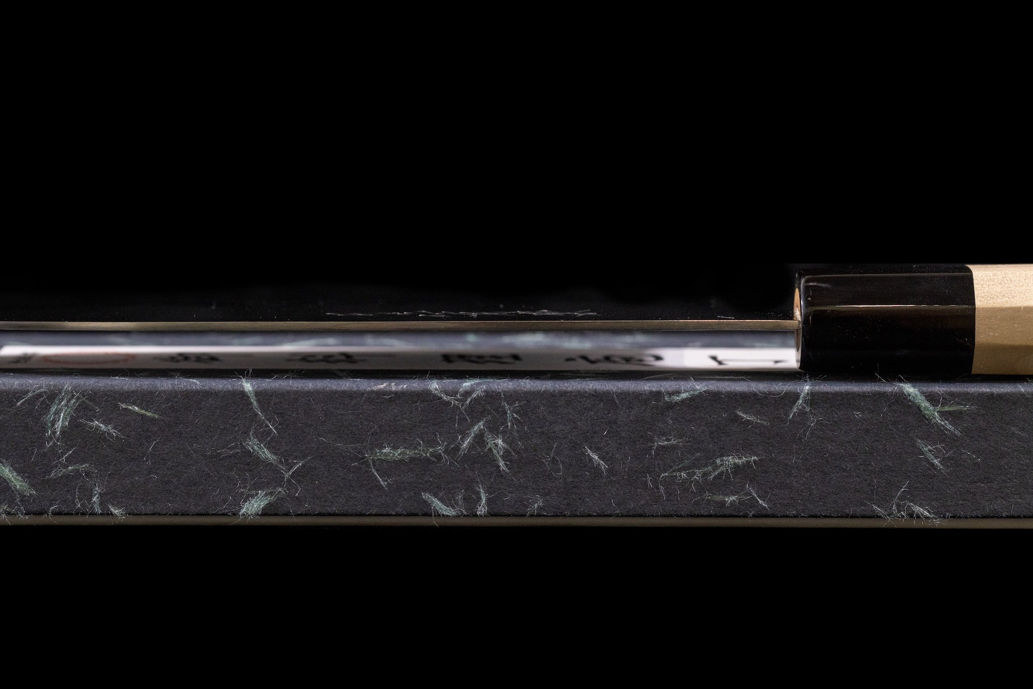 Gesshin Uraku 180mm Ginsanko Damascus Santoku