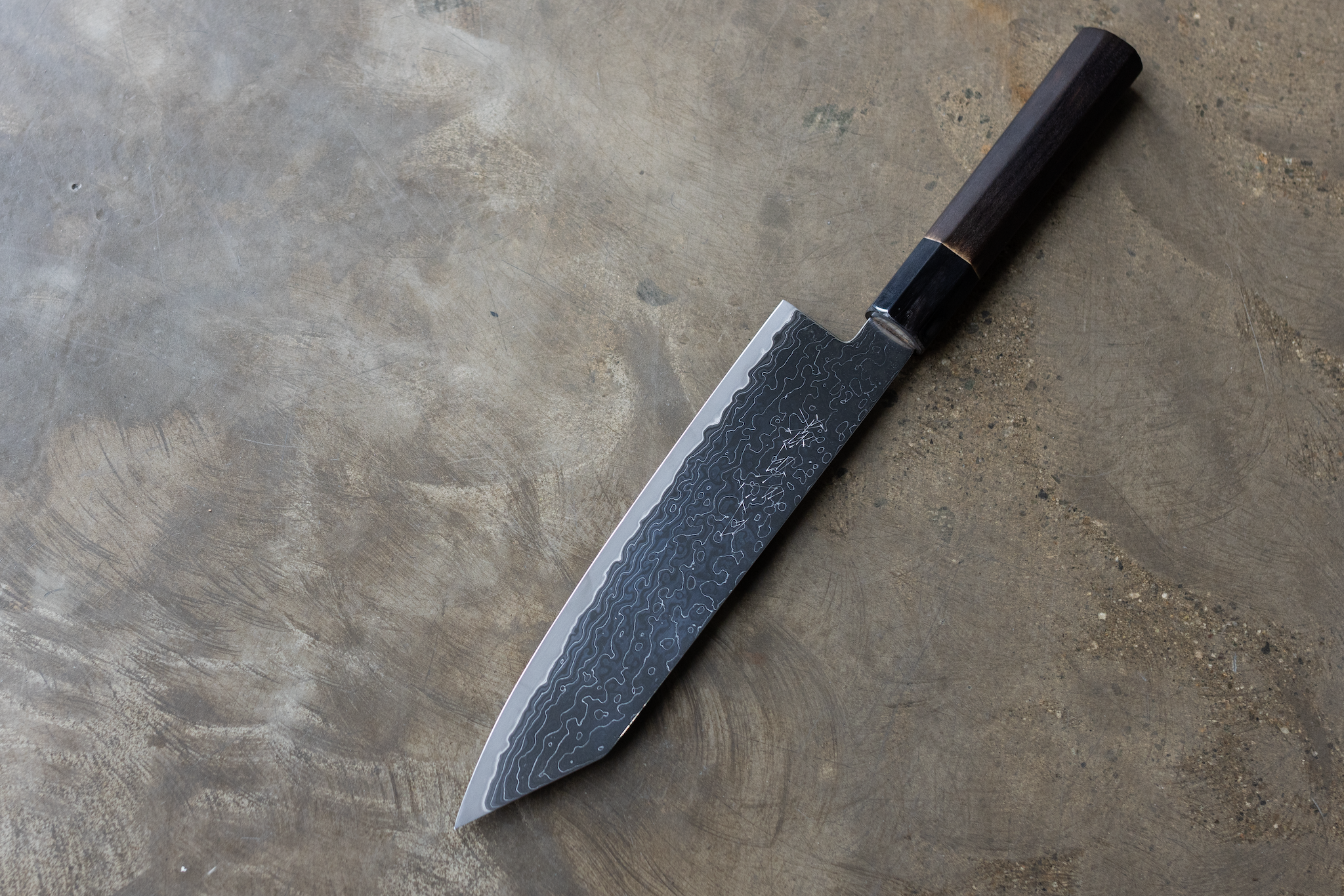 Gesshin Uraku 210mm Ginsanko Damascus Kiritsuke Wa-Gyuto (Instagram Special)