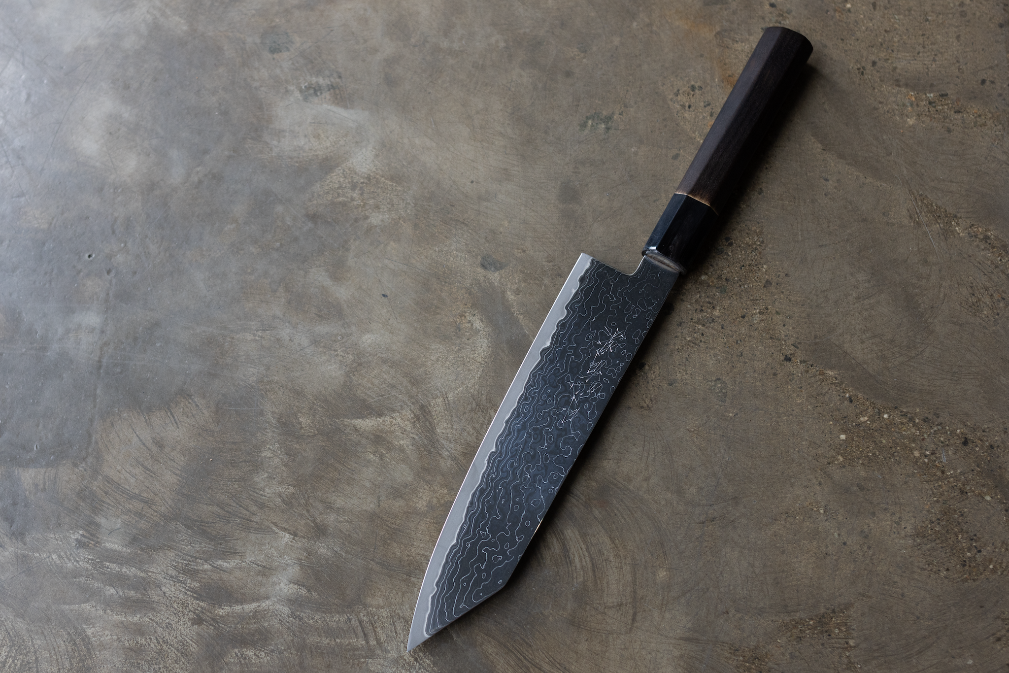 Gesshin Uraku 210mm Ginsanko Damascus Kiritsuke Wa-Gyuto (Instagram Special)