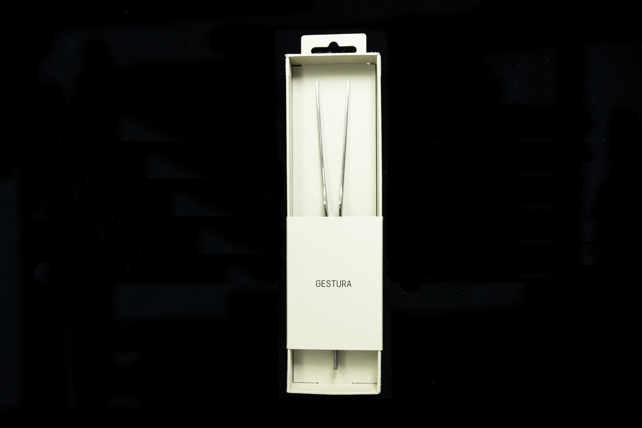 Gestura Petite Stando Gunmetal Tweezer
