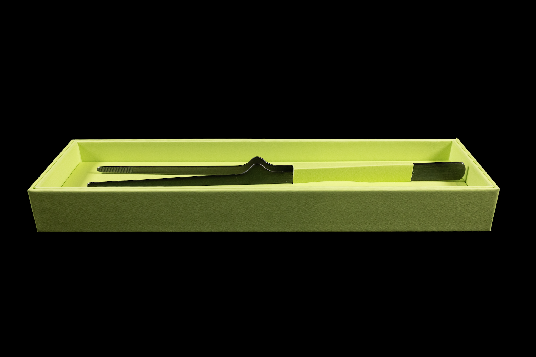 Gestura Stando Tweezer Gunmetal