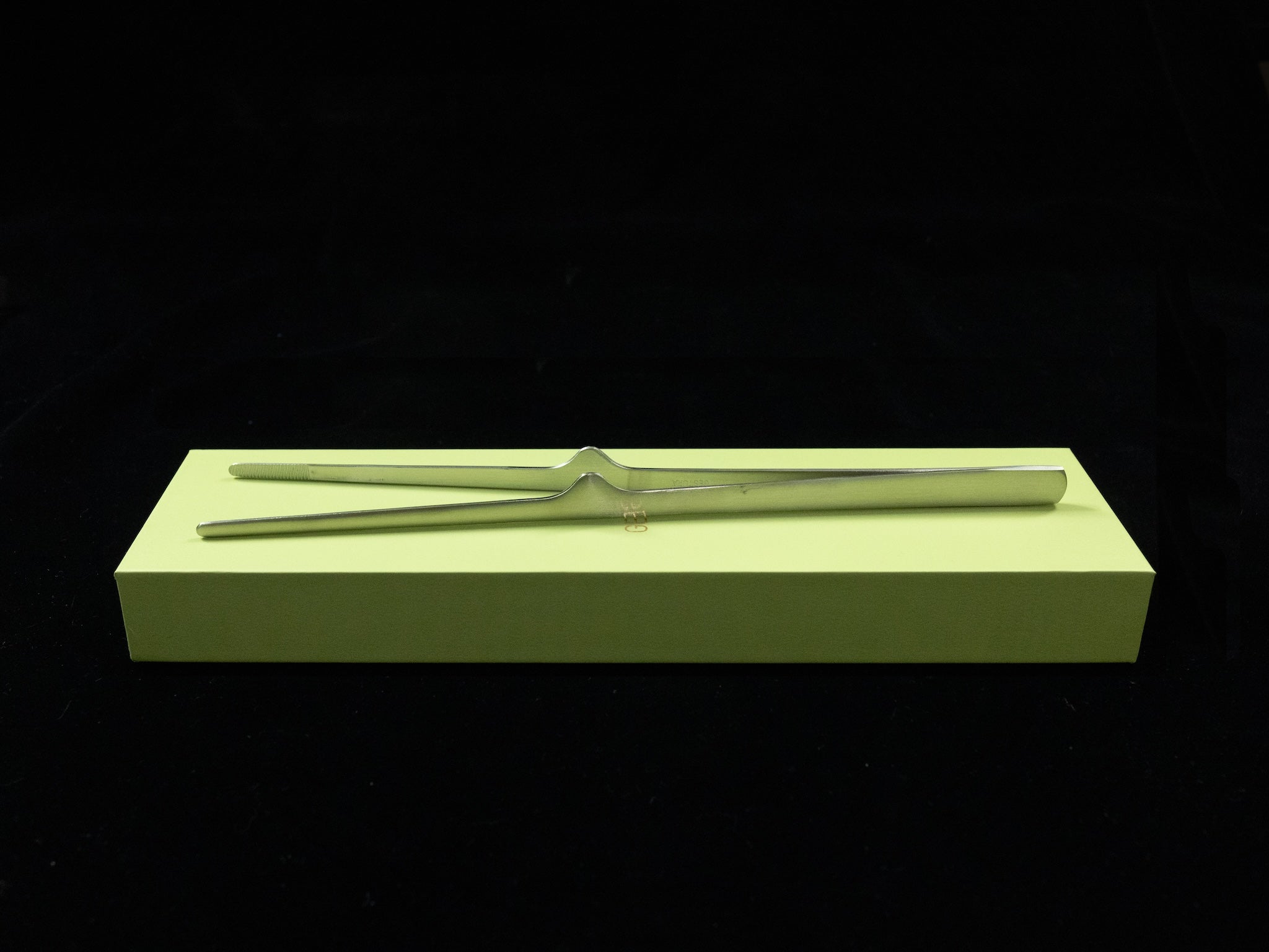 Gestura Stando Tweezer Silver