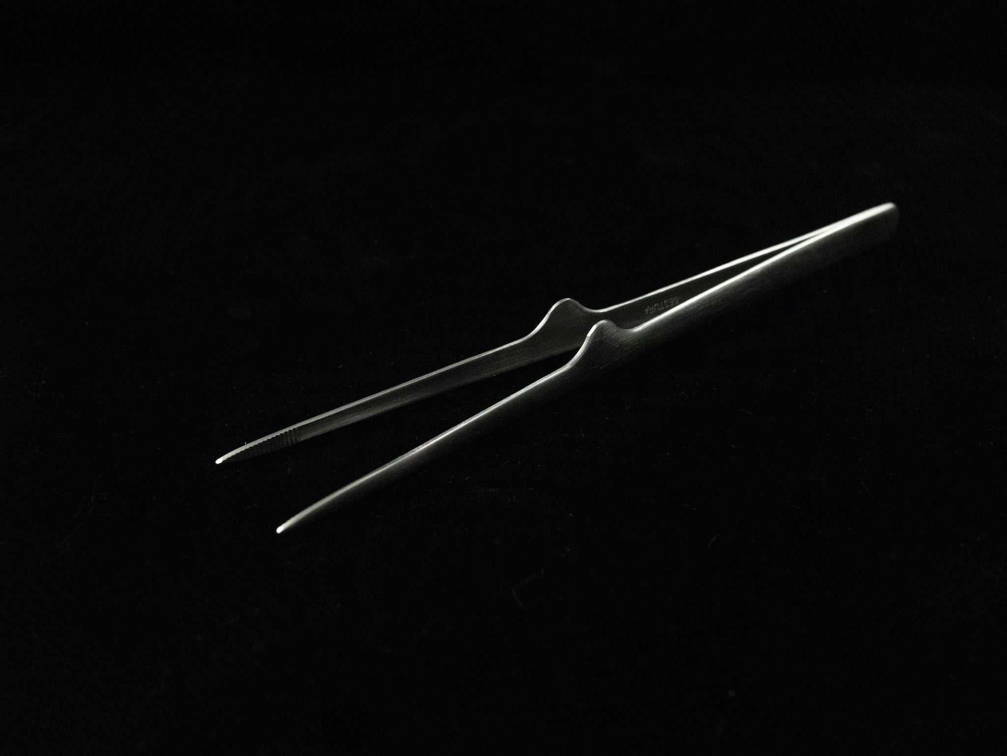 Gestura Petite Stando Silver Tweezer