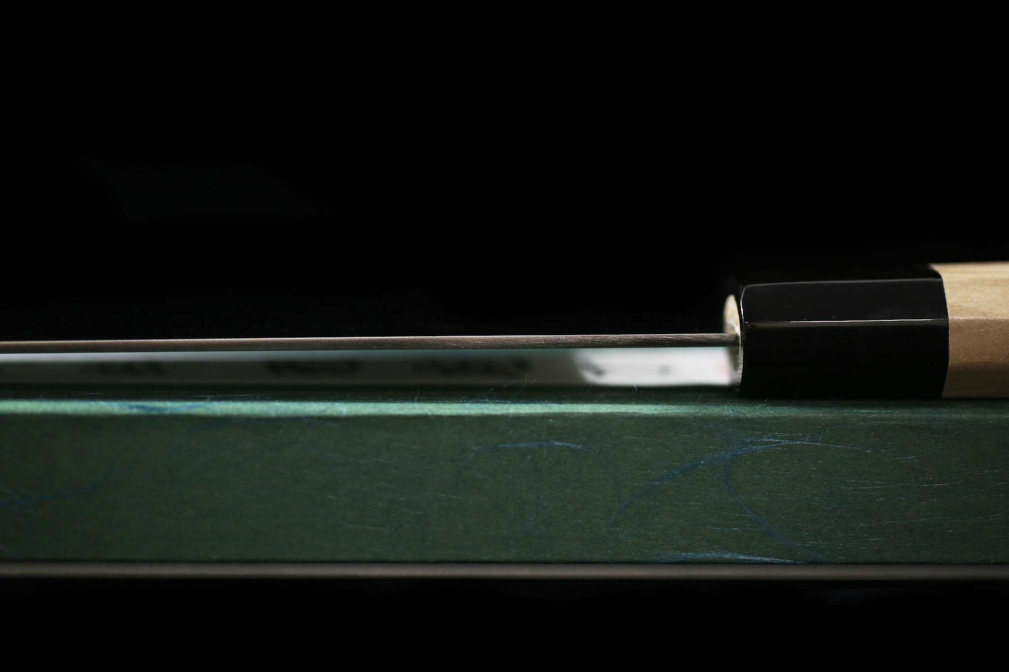 Gesshin Uraku 180mm VG1 Wa-Santoku