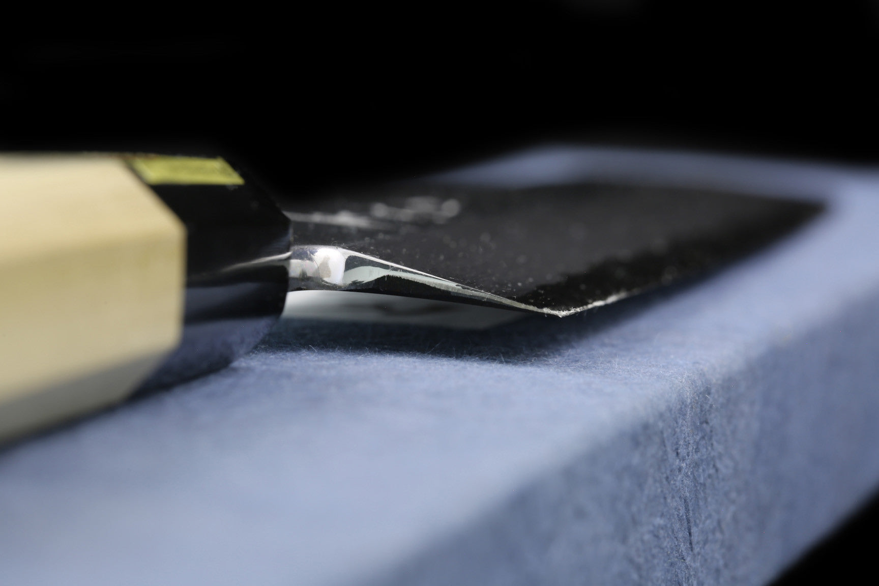 Gesshin Hide 240mm Blue #1 Hon-Kasumi Kiritsuke