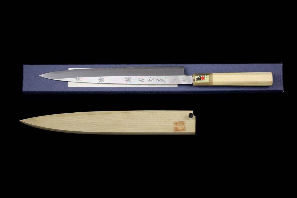 Gesshin Hide 270mm Blue #1 Hon-Kasumi Yanagiba with Engraved Momiji (Japanese Maple)